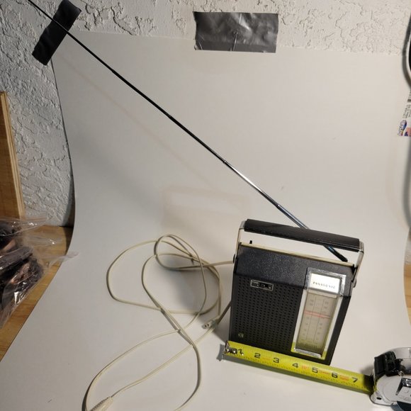 Vintage Panasonic AM/FM Radio Model RF-689 Working * 1 - Picture 8 of 11